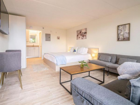 Bright Studio 7 Min to Disney World and Free Parking